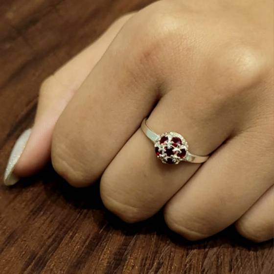 Anillos Frutilla 6 piedras de 8mm