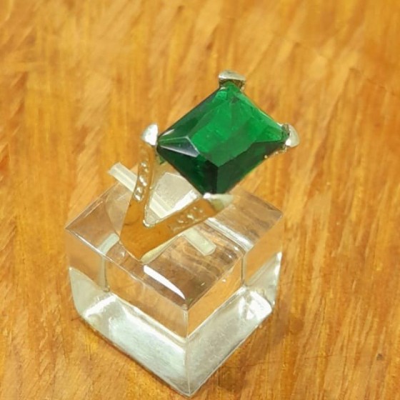 Anillo con Piedra Rectangular 14x6mm