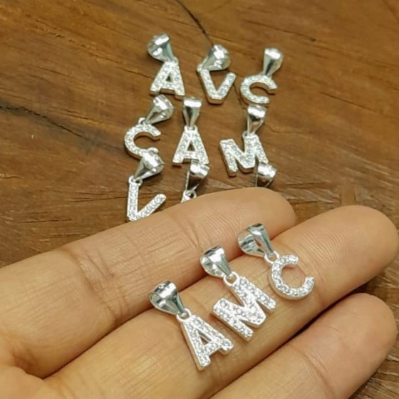 Dijes Importado de Letras con Cubic