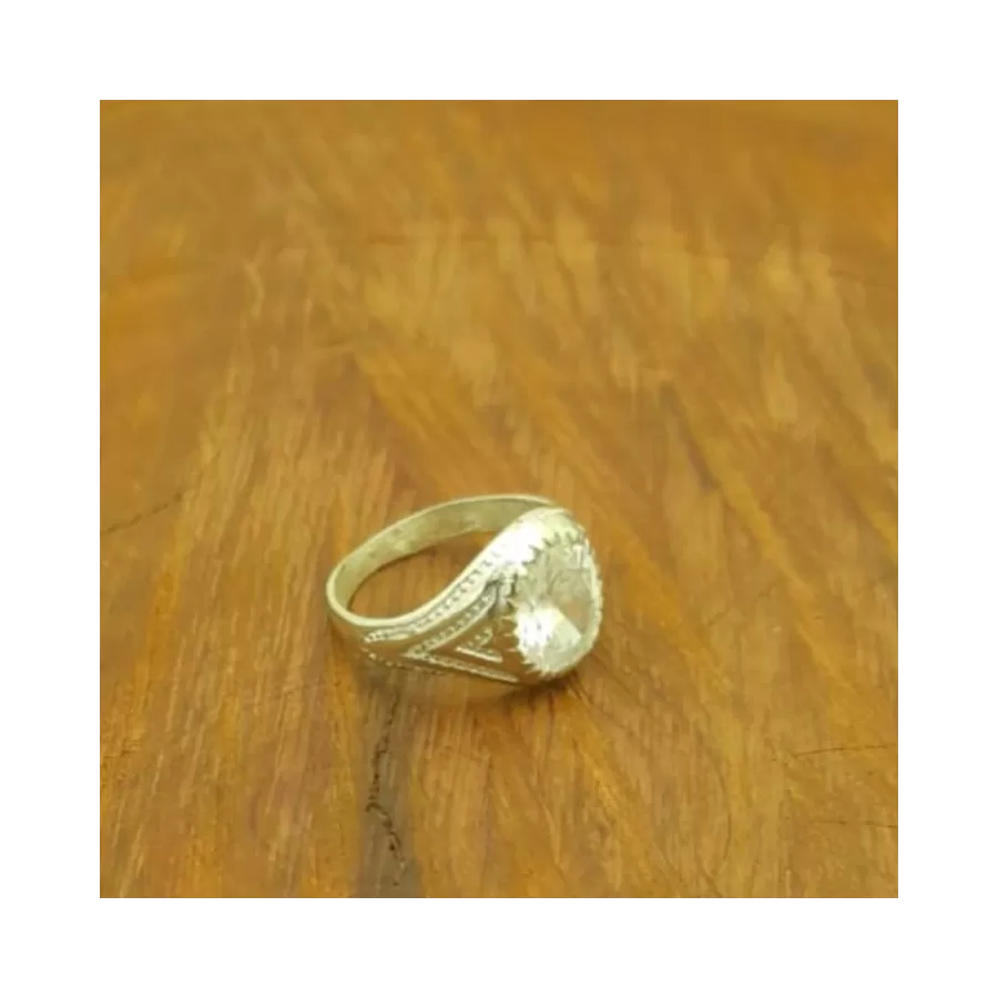 Anillo Labrado con Piedra Oval