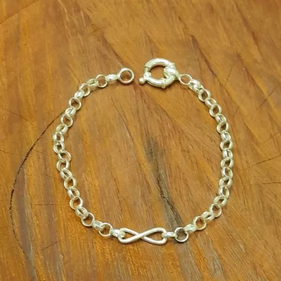 Pulseras Combinadas 28 con Infinitos