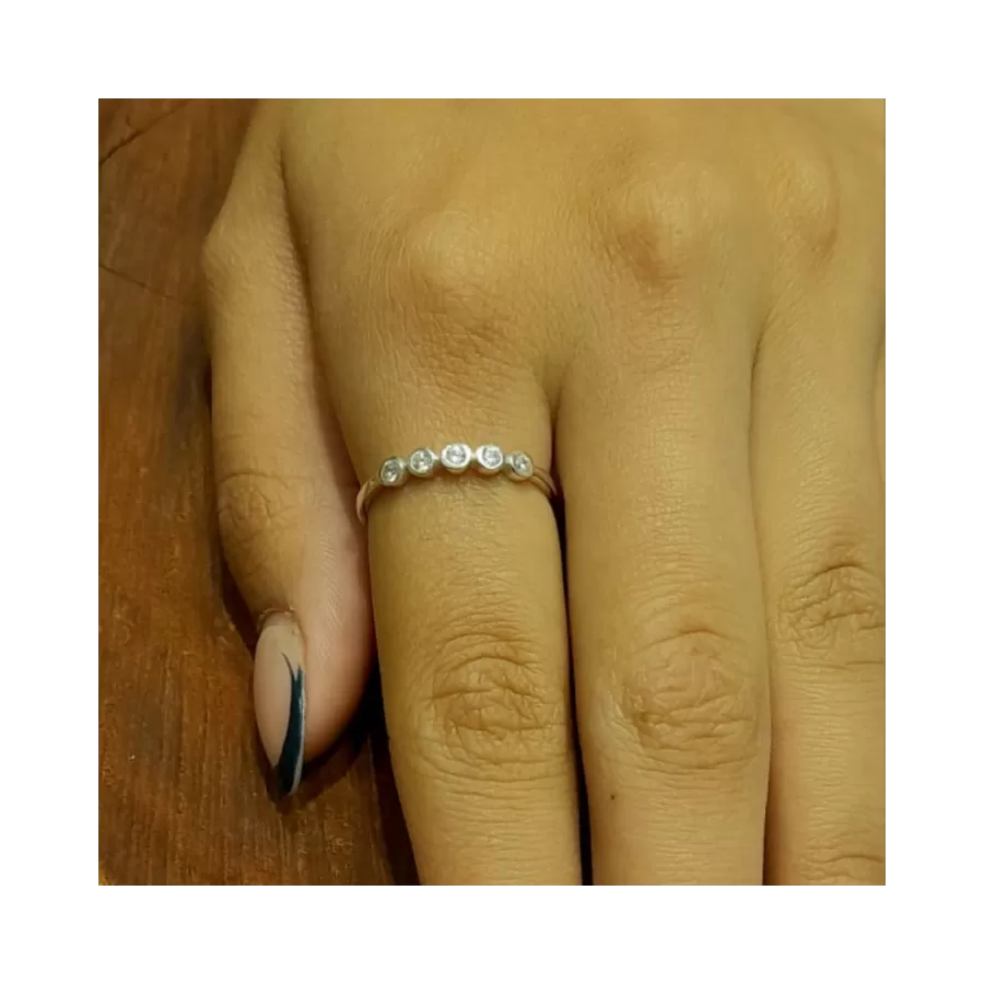 Anillos Cintillo de 5 Piedras
