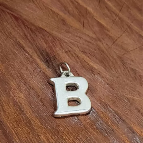 Dijes Inflado de Letra B 23mm