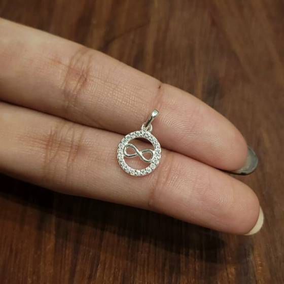 Dijes Importado Redondo Infinito c/Strass